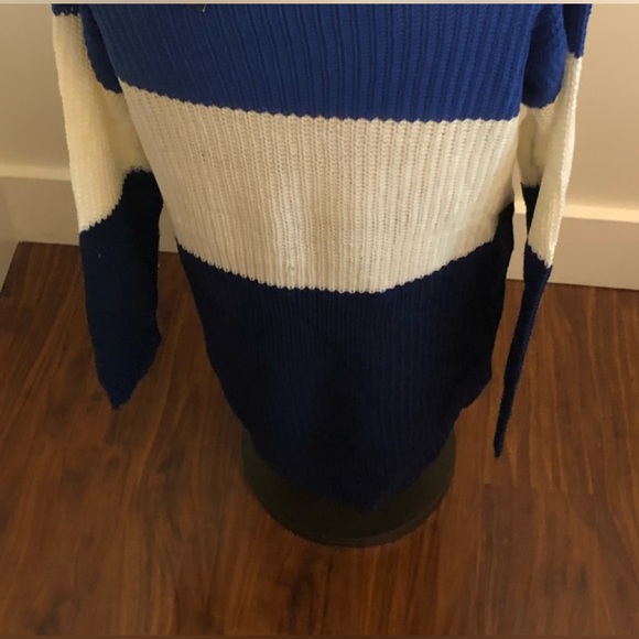 Blue Color Block Sweater - Picture 6 of 9